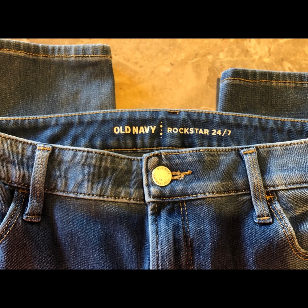 Old Navy Rockstar 24/7 Skinny Jeans
